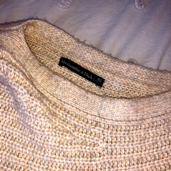 ABERCROMBIE & FITCH - Off Shoulder Sweater - Picture 3 of 4